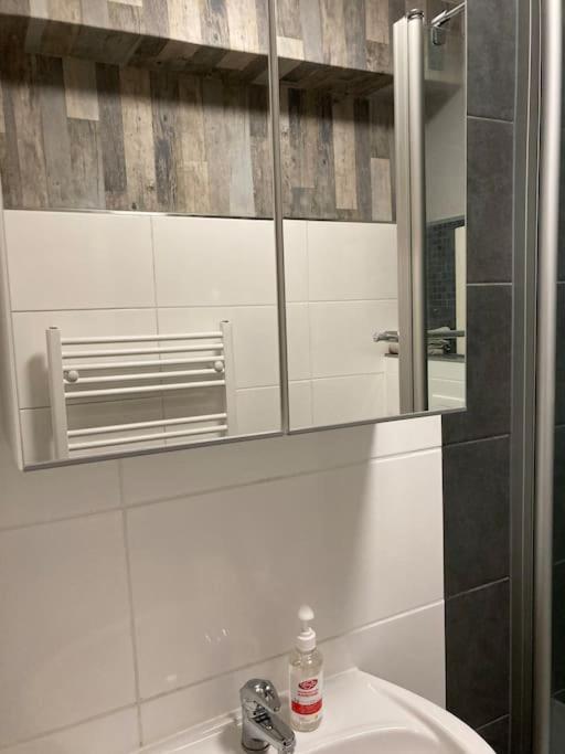 Toll Am Rhein Netflix Internet 1000 Mbits, Free Parking * Duisburg